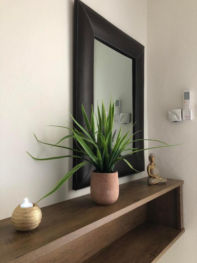 Olive - Happyhostgr - Downtown Apartment Volos Buitenkant foto